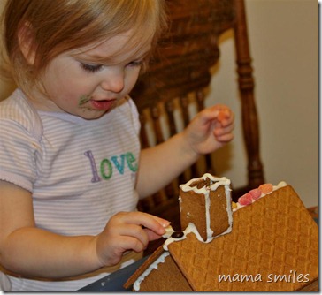 Decorating gingerbread houses with kids