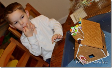 Decorating gingerbread houses with kids