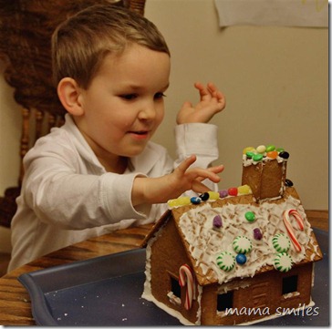 Decorating gingerbread houses with kids
