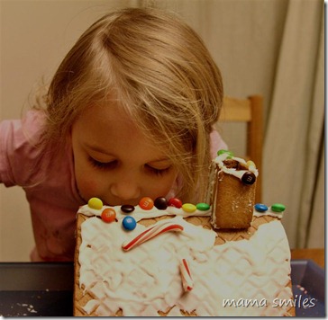 Decorating gingerbread houses with kids